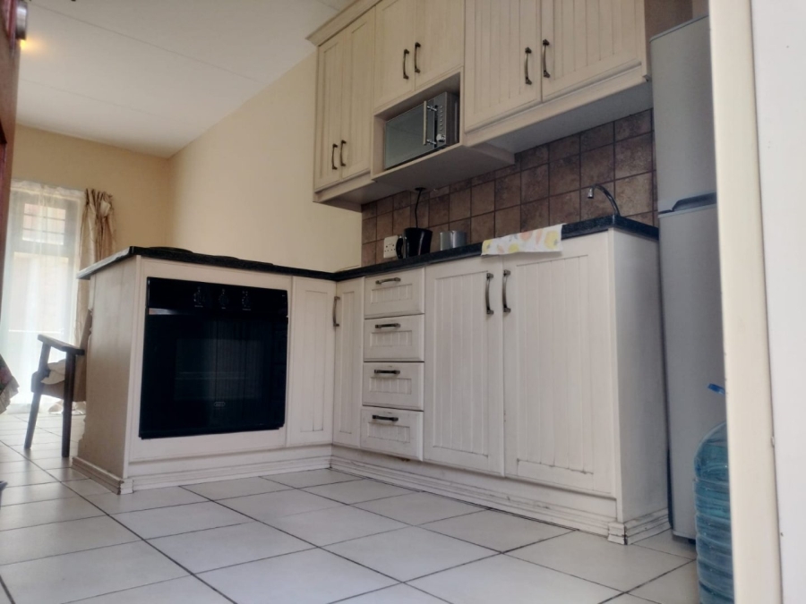 1 Bedroom Property for Sale in Vredenhof Sh Free State